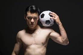 足坛悲喜夜！拜仁曼城齐齐绝杀意甲西甲榜首易主巴萨31超皇马